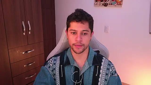 Snapshot of domsantiago_ chatting on November 25, 3:07 am domsantiago online show from November 25, 3:07 am