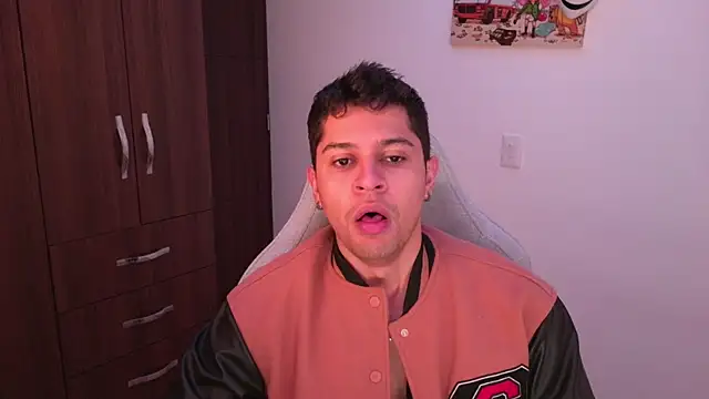 Snapshot of domsantiago_ chatting on November 10, 12:26 am domsantiago online show from November 10, 12:26 am