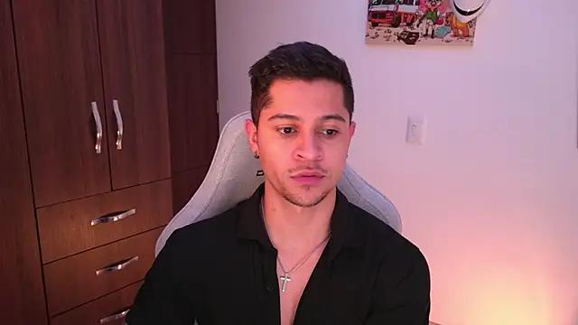 Snapshot of domsantiago_ chatting on November 2, 1:32 am domsantiago online show from November 2, 1:32 am