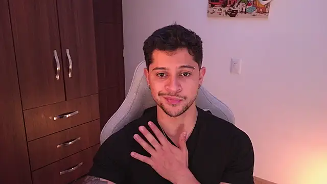 Snapshot of domsantiago_ chatting on December 4, 1:59 am domsantiago online show from December 4, 1:59 am