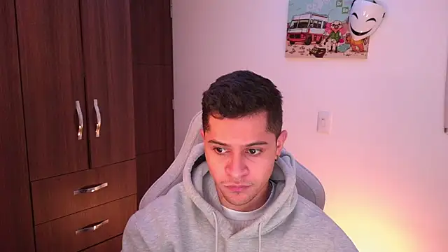 Snapshot of domsantiago_ chatting on October 26, 1:50 am domsantiago online show from October 26, 1:50 am