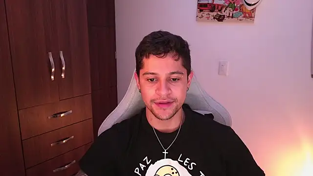 Snapshot of domsantiago_ chatting on November 18, 3:54 am domsantiago online show from November 18, 3:54 am