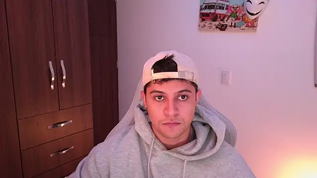 Snapshot of domsantiago_ chatting on November 9, 1:20 am domsantiago online show from November 9, 1:20 am