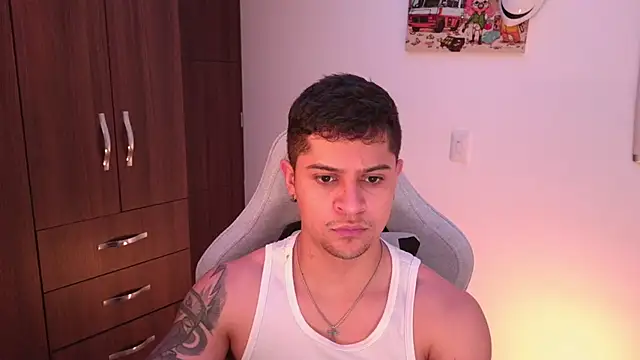 Snapshot of domsantiago_ chatting on October 28, 1:28 am domsantiago online show from October 28, 1:28 am