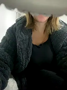 Snapshot of Veryvery30 chatting on November 18, 8:39 am Veryvery30 online show from November 18, 8:39 am