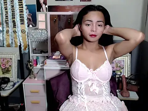 miya khali online show from November 6, 8:35 pm