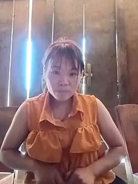 Snapshot of Nguyet135 chatting on April 28, 2:27 am Nguyet135 online show from April 28, 2:27 am