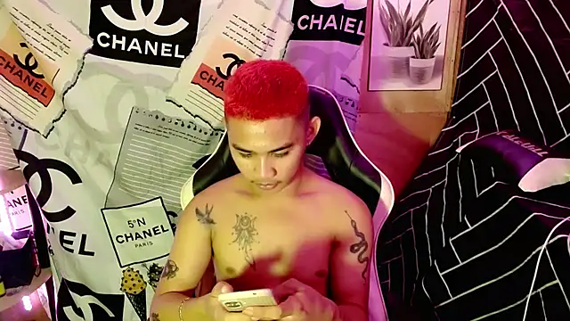 Snapshot of asianhardcock25 chatting on September 29, 10:22 am asianhardcock25 online show from September 29, 10:22 am