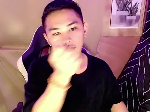 Snapshot of asianhardcock25 chatting on September 14, 9:53 am asianhardcock25 online show from September 14, 9:53 am
