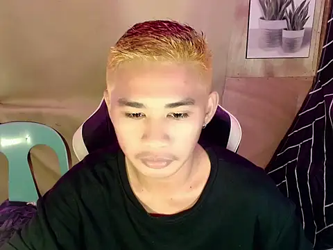 Snapshot of asianhardcock25 chatting on September 15, 1:44 pm asianhardcock25 online show from September 15, 1:44 pm