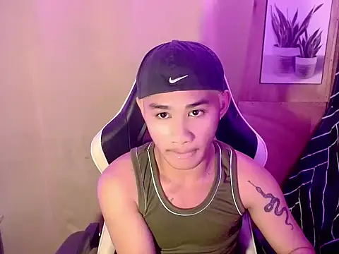 Snapshot of asianhardcock25 chatting on September 18, 4:54 pm asianhardcock25 online show from September 18, 4:54 pm