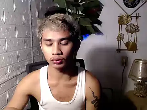 Snapshot of asianhardcock25 chatting on April 20, 3:46 pm asianhardcock25 online show from April 20, 3:46 pm