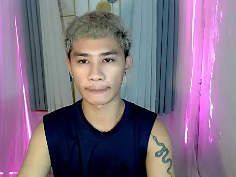 Snapshot of asianhardcock25 chatting on April 20, 12:57 am asianhardcock25 online show from April 20, 12:57 am