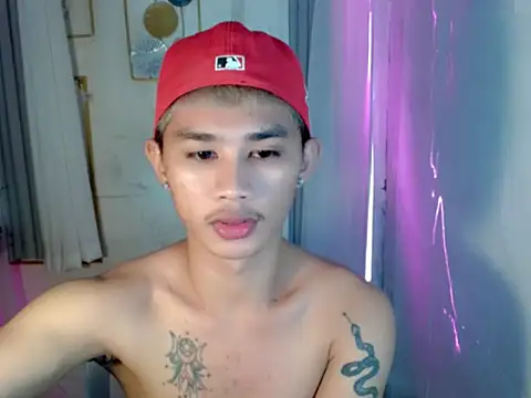 Snapshot of asianhardcock25 chatting on April 23, 3:13 am asianhardcock25 online show from April 23, 3:13 am