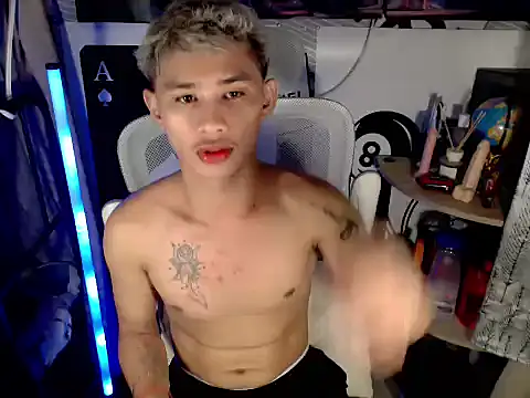 Snapshot of asianhardcock25 chatting on April 7, 12:51 pm asianhardcock25 online show from April 7, 12:51 pm