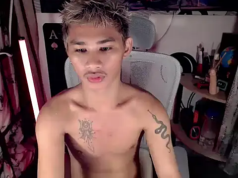 Snapshot of asianhardcock25 chatting on April 3, 4:46 pm asianhardcock25 online show from April 3, 4:46 pm