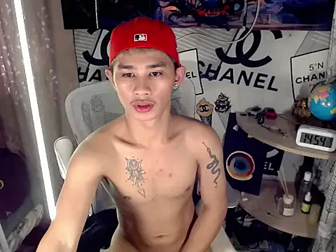 Snapshot of asianhardcock25 chatting on April 27, 6:55 am asianhardcock25 online show from April 27, 6:55 am