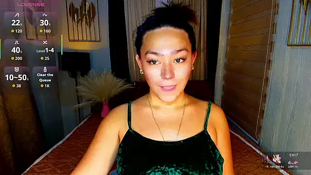 hot wildivana online show from April 2, 4:08 am