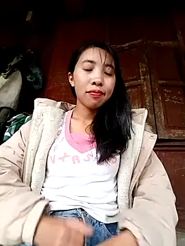Snapshot of emaame68 chatting on September 29, 1:34 am emaame68 online show from September 29, 1:34 am