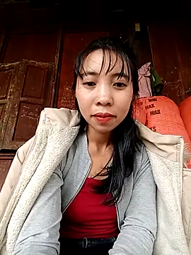 Snapshot of emaame68 chatting on October 8, 2:35 am emaame68 online show from October 8, 2:35 am