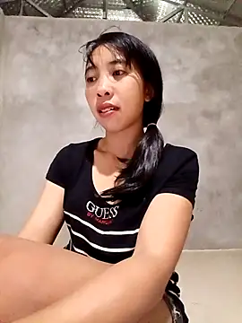 Snapshot of emaame68 chatting on October 16, 2:47 pm emaame68 online show from October 16, 2:47 pm