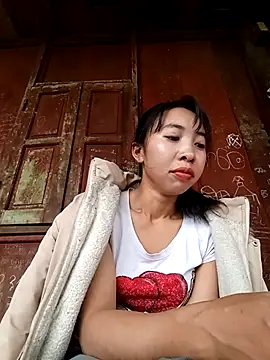 Snapshot of emaame68 chatting on October 4, 1:07 am emaame68 online show from October 4, 1:07 am