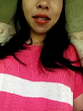 Snapshot of emaame68 chatting on October 7, 1:06 am emaame68 online show from October 7, 1:06 am