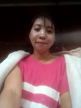 Snapshot of emaame68 chatting on September 18, 12:57 am emaame68 online show from September 18, 12:57 am