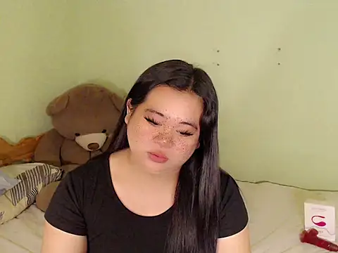 Snapshot of Im_ur_mother chatting on June 20, 12:32 pm Im ur mother online show from June 20, 12:32 pm