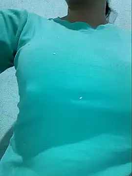 Shiny Babe online show from May 6, 3:10 am