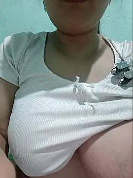 Shiny Babe online show from May 27, 9:55 pm