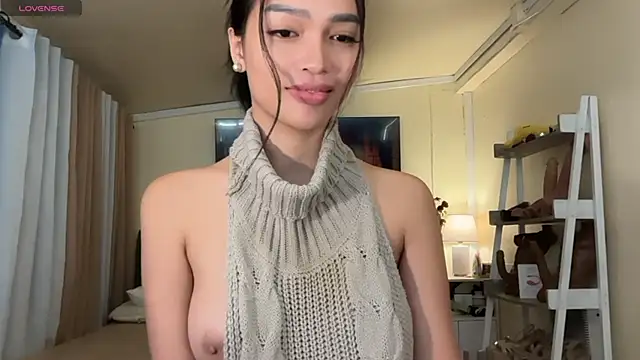 Snapshot of _agatha143_ chatting on June 12, 2:53 am agatha143 online show from June 12, 2:53 am