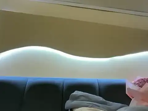 Snapshot of _agatha143_ chatting on February 11, 2:44 am agatha143 online show from February 11, 2:44 am