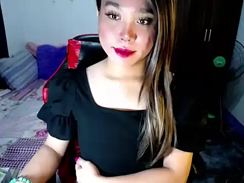 Urassiansweetcummer online show from October 8, 2:18 pm