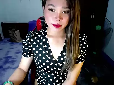 Urassiansweetcummer online show from November 21, 8:57 am