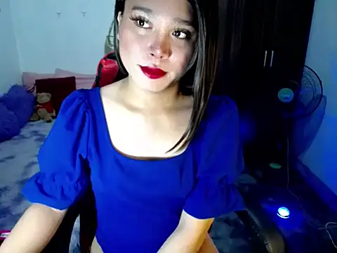 Urassiansweetcummer online show from June 19, 1:00 am