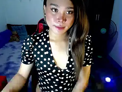 Urassiansweetcummer online show from March 29, 3:41 am