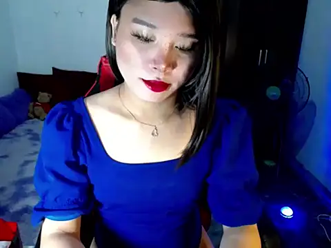Urassiansweetcummer online show from July 6, 1:12 am