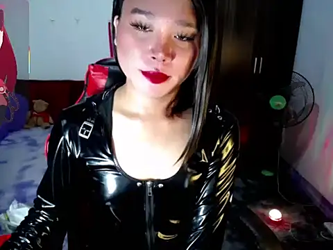 Urassiansweetcummer online show from July 31, 2:22 am