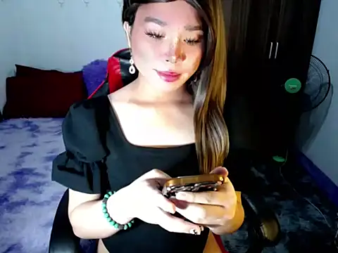 Urassiansweetcummer online show from November 26, 2:50 pm