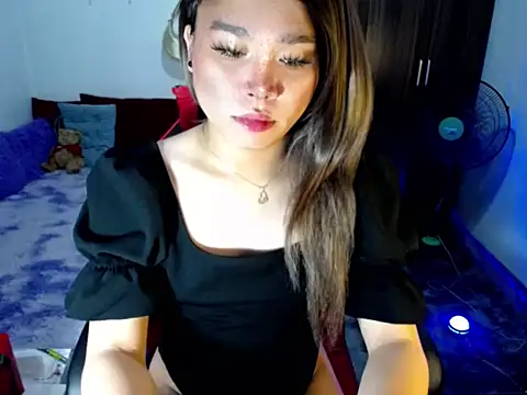 Urassiansweetcummer online show from March 20, 9:38 pm