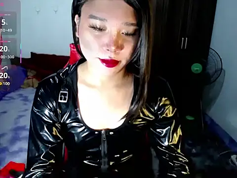 Urassiansweetcummer online show from July 20, 1:46 am