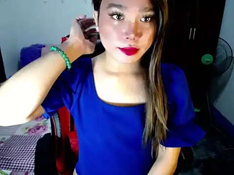 Urassiansweetcummer online show from October 12, 1:51 am