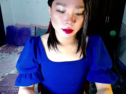 Urassiansweetcummer online show from September 11, 12:21 am