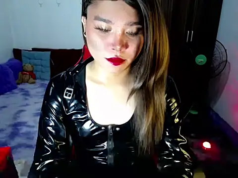 Urassiansweetcummer online show from April 1, 3:41 am