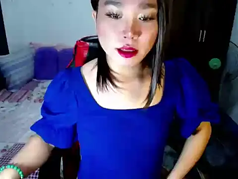 Urassiansweetcummer online show from September 24, 2:07 am