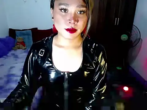 Urassiansweetcummer online show from April 3, 7:31 pm