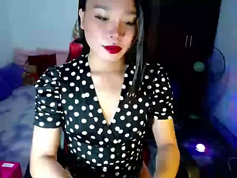 Urassiansweetcummer online show from June 18, 12:53 am