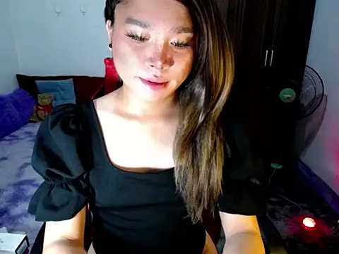 Urassiansweetcummer online show from April 16, 5:57 pm