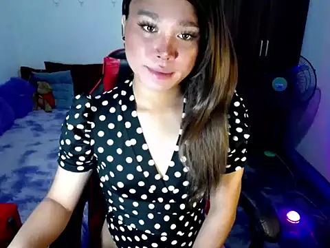 Urassiansweetcummer online show from March 28, 4:35 am